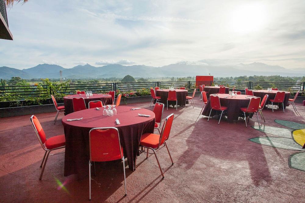 Pratama Hotel & Convention มาตารัม ภายนอก รูปภาพ