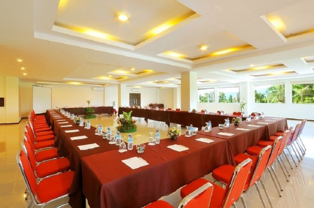 Pratama Hotel & Convention มาตารัม ภายนอก รูปภาพ