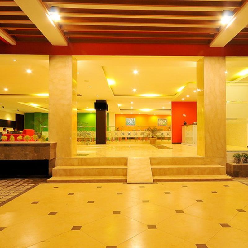 Pratama Hotel & Convention มาตารัม ภายนอก รูปภาพ