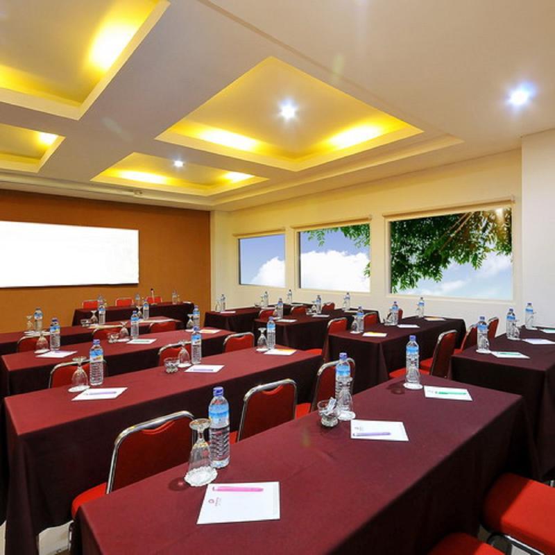 Pratama Hotel & Convention มาตารัม ภายนอก รูปภาพ